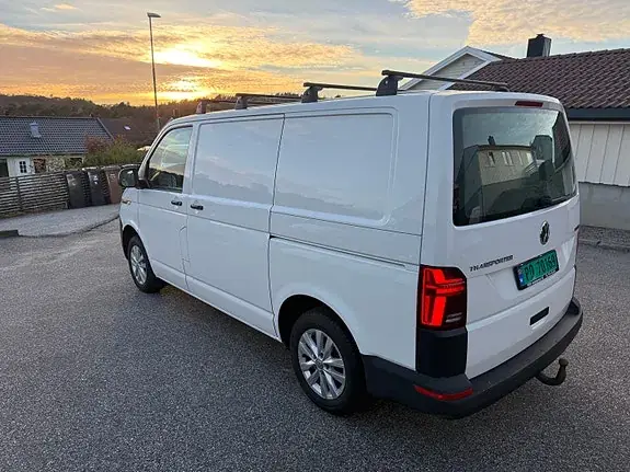 Volkswagen Transporter 2021 photo 2