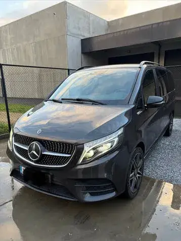 Mercedes-Benz V220