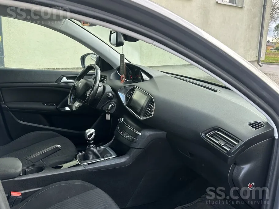 Peugeot 308 2015 photo 5