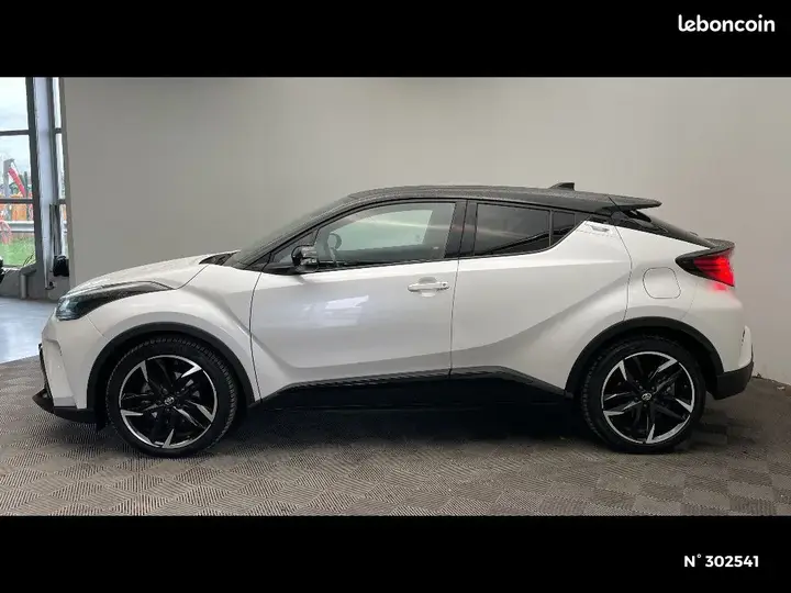 Toyota C-Hr 2023 photo 2