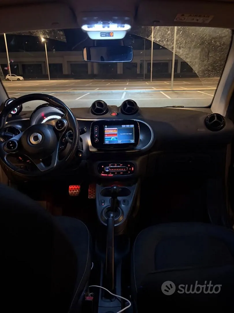 Smart Fortwo 2023 photo 4