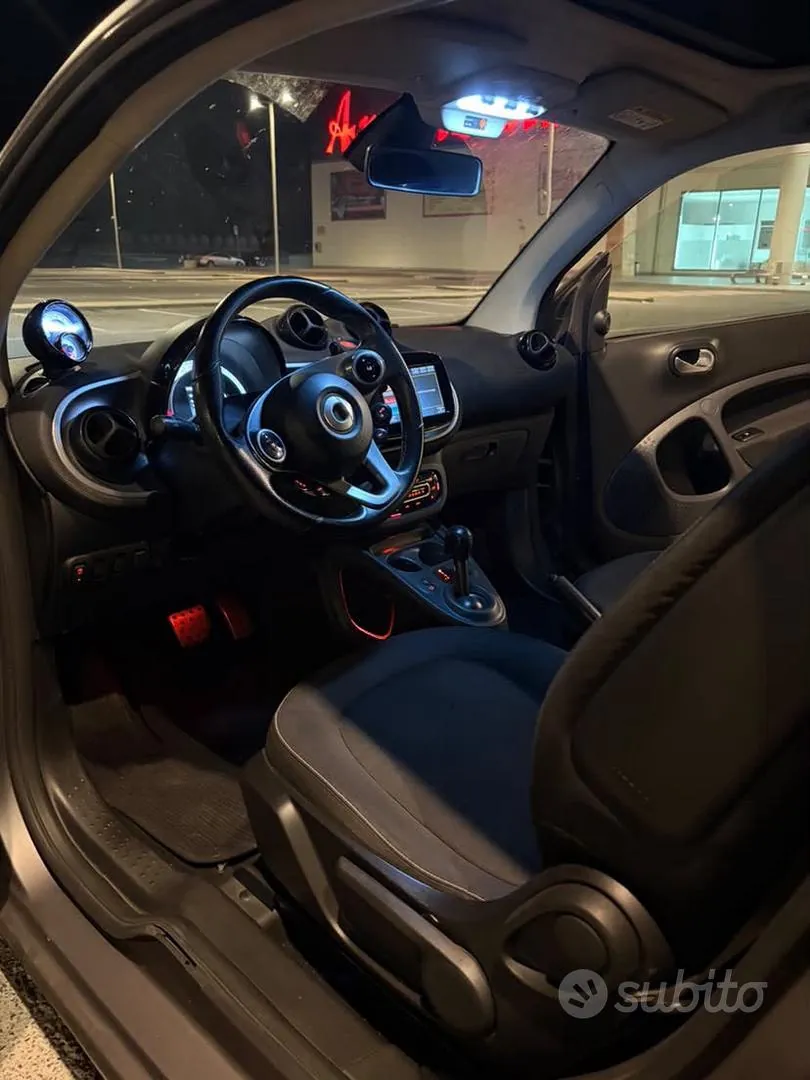 Smart Fortwo 2023 photo 3