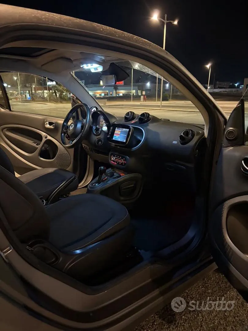 Smart Fortwo 2023 photo 5