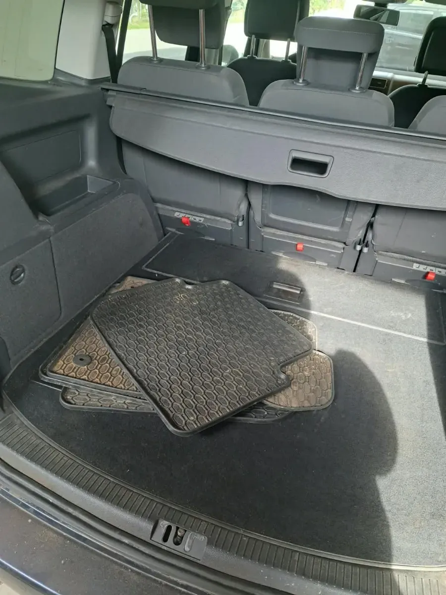 Volkswagen Touran 2013 photo 3