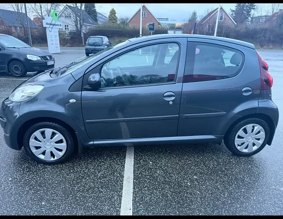 Peugeot 107 2014 photo 2