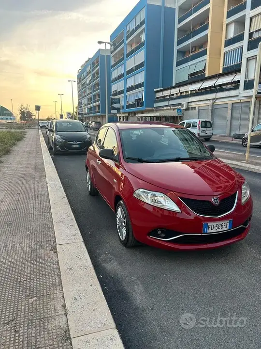 Lancia Ypsilon