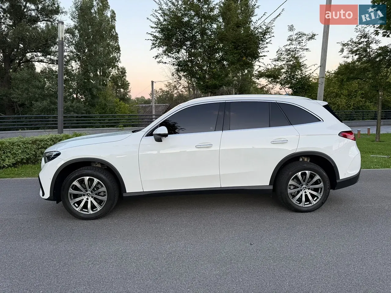 Mercedes-Benz Glc-Class 2023 photo 4