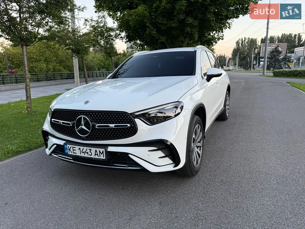 Mercedes-Benz Glc-Class 2023 photo 2