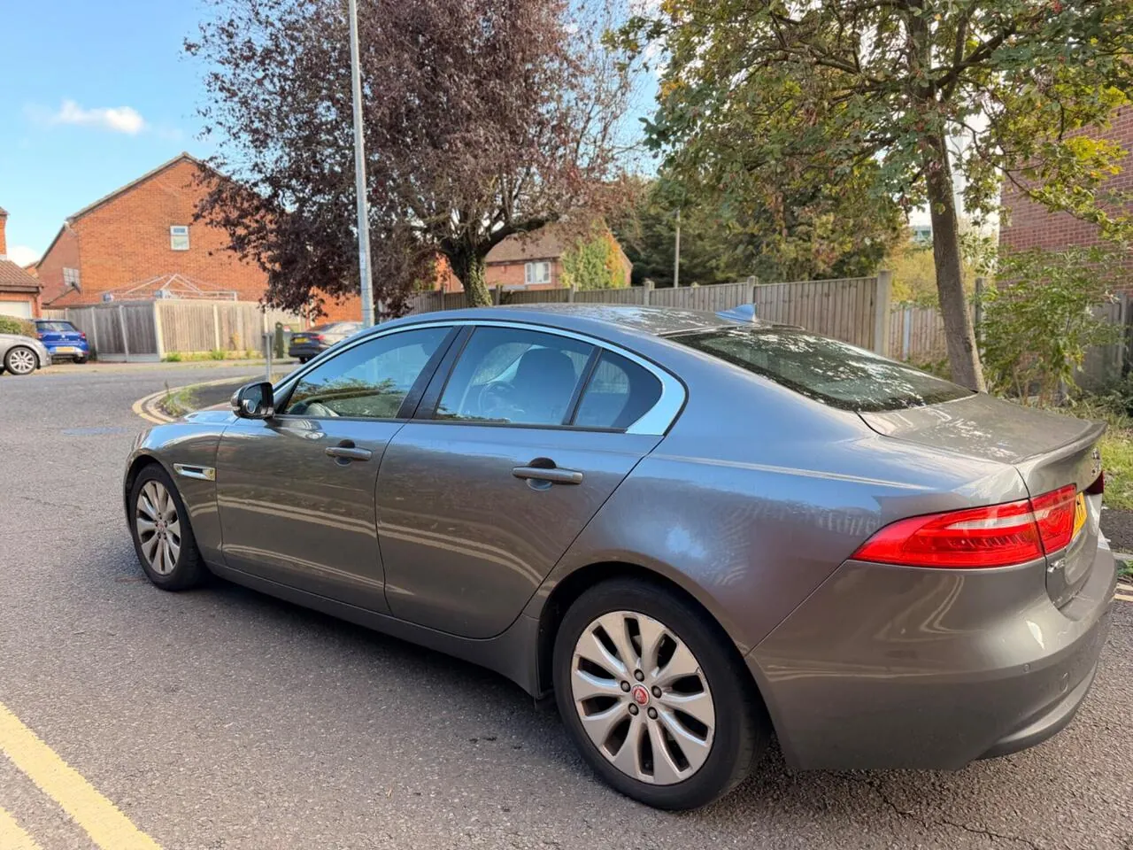 Jaguar Xe 2015 photo 5