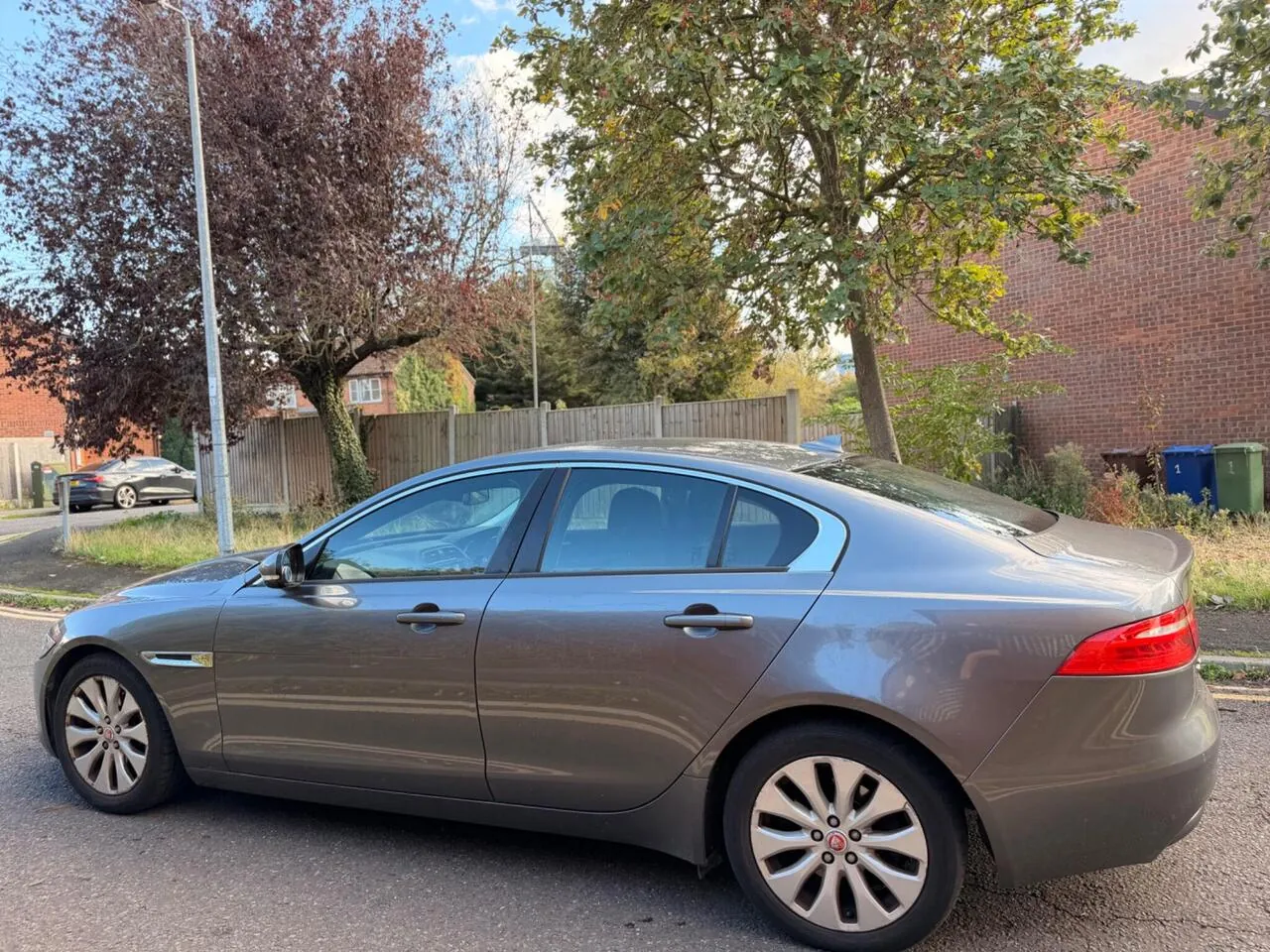 Jaguar Xe 2015 photo 4