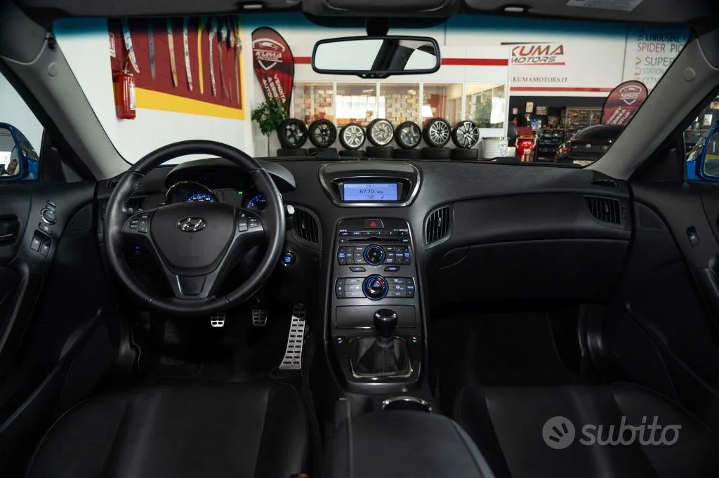 Hyundai Genesis Coupe 2011 photo 2