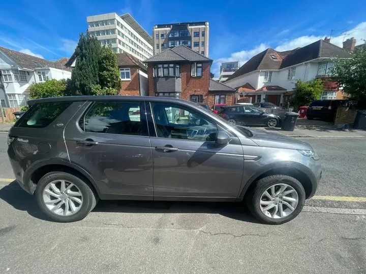 Land Rover Discovery Sport 2019 photo 5