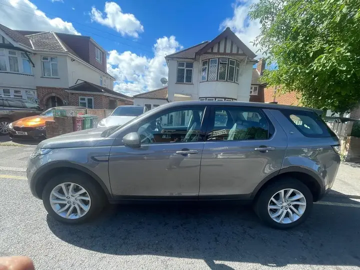 Land Rover Discovery Sport 2019 photo 3