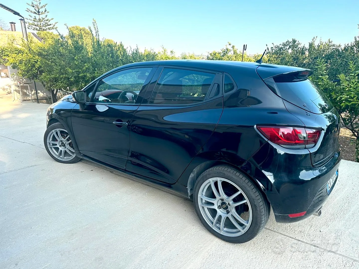 Renault Clio 2013 photo 2