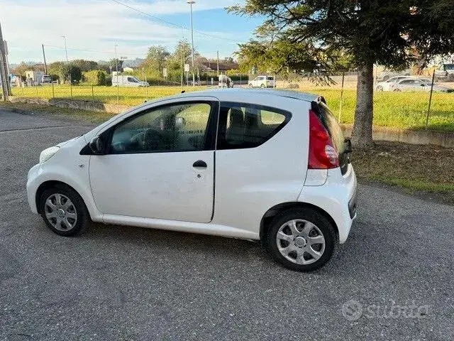 Peugeot 107 2009 photo 4