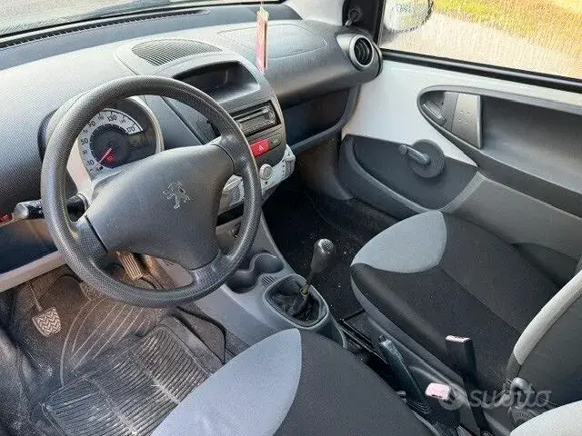 Peugeot 107 2009 photo 5