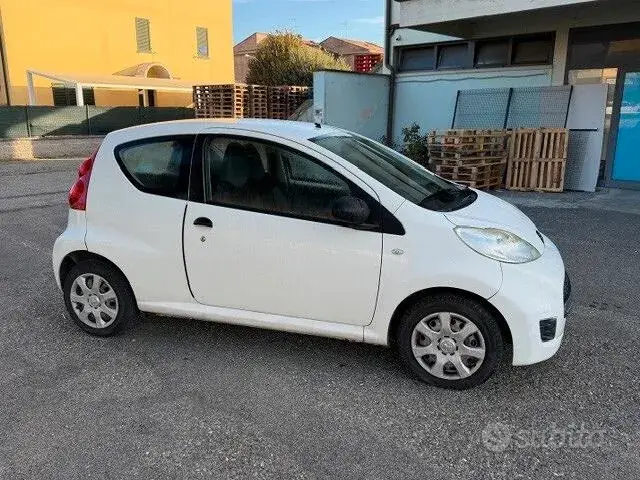 Peugeot 107 2009 photo 2