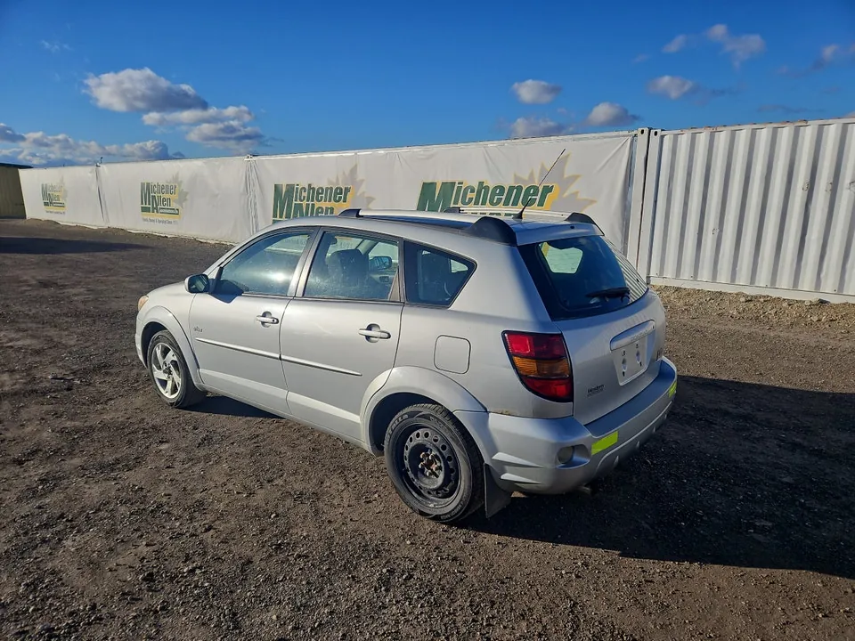 Pontiac Vibe 2005 photo 2