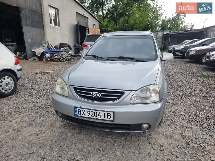 Kia Carens 2004 photo 2