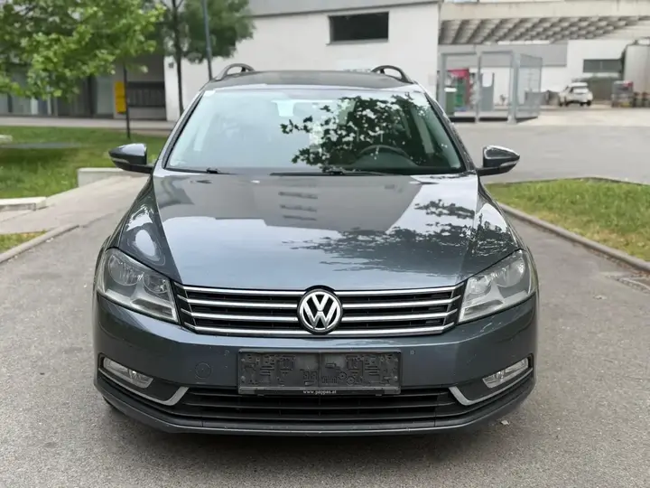 Volkswagen Passat 2011 photo 3