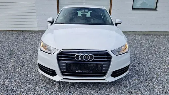 Audi A1 2016 photo 2