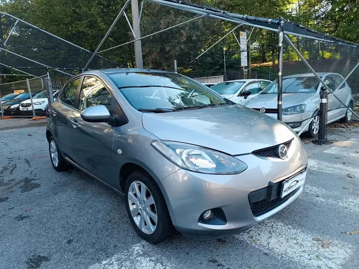 Mazda 2 2009 photo 3