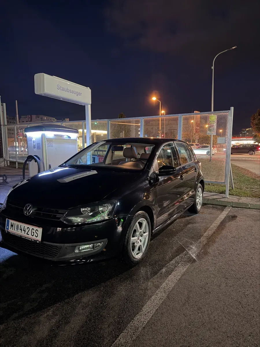 Volkswagen Polo 2011 photo 2