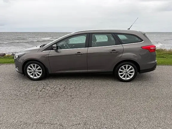 Ford Focus 2016 photo 2