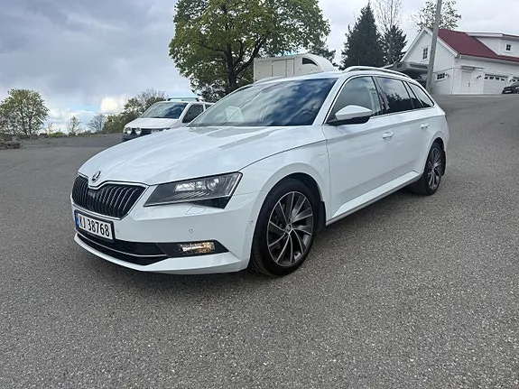 Skoda Superb 2018 photo 2