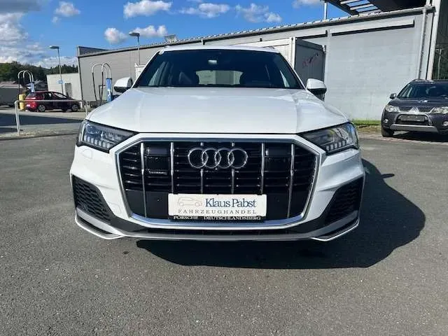 Audi Q7 2021 photo 2