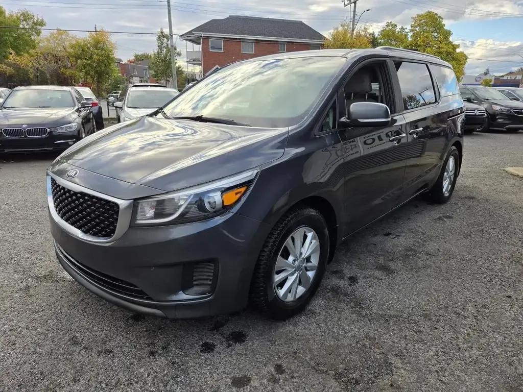 Kia Sedona 2017 photo 3