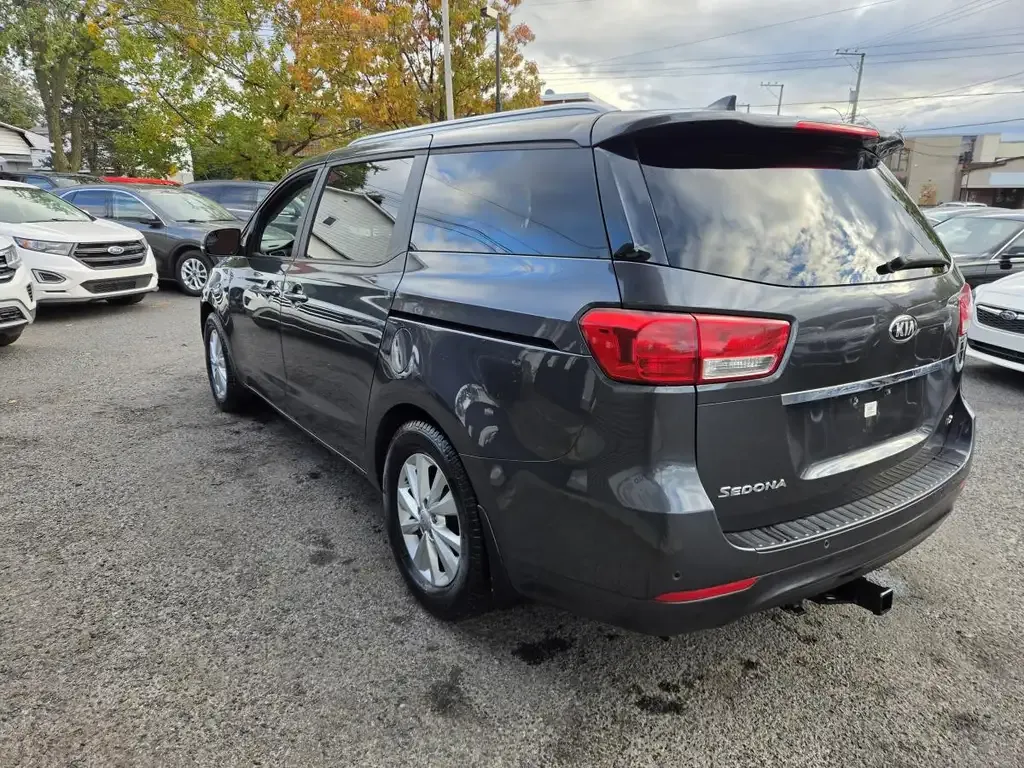 Kia Sedona 2017 photo 5