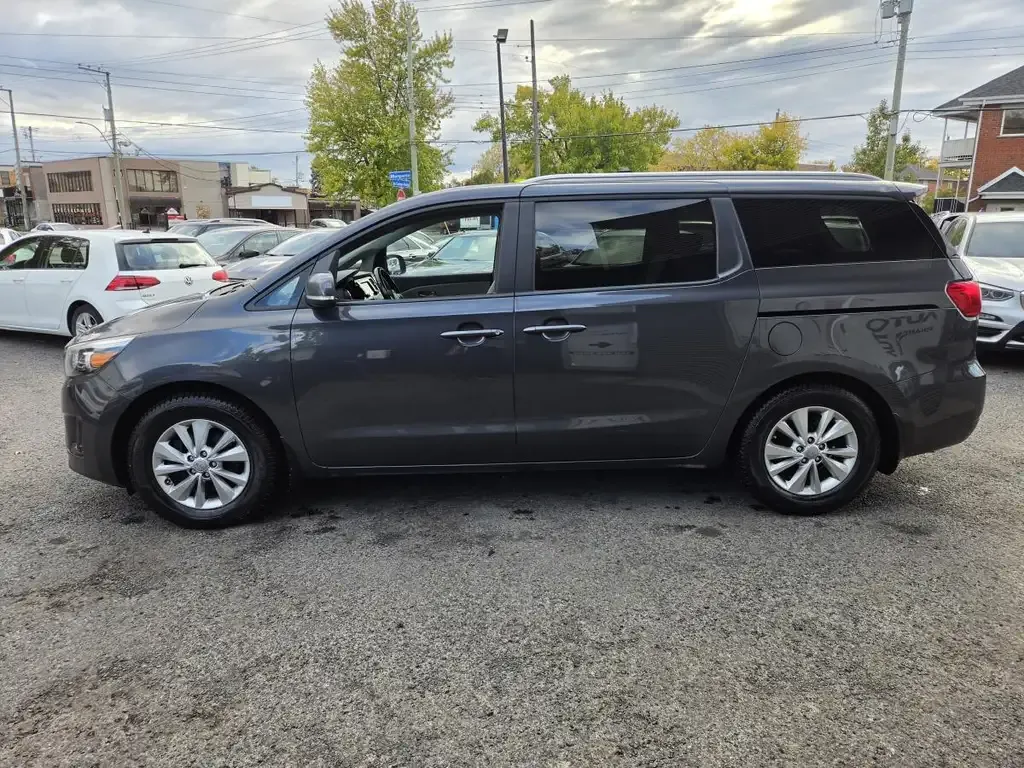 Kia Sedona 2017 photo 4