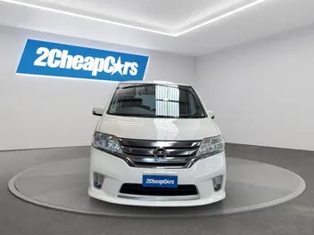 Nissan Serena 2013 photo 4