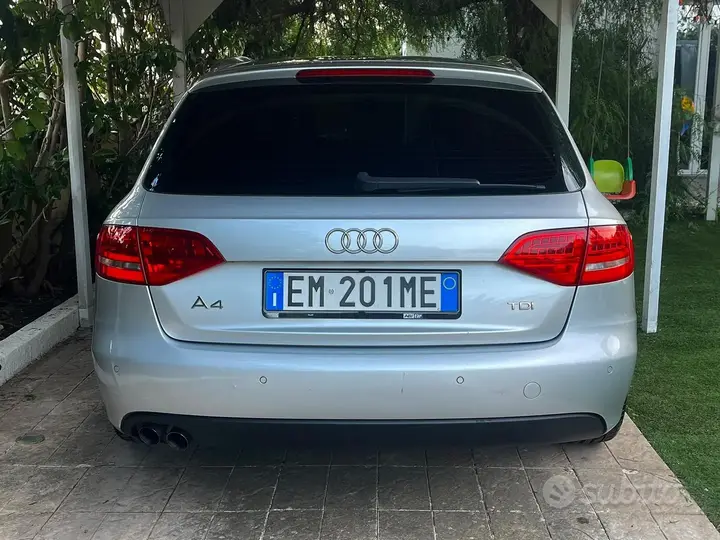 Audi A4 2012 photo 4