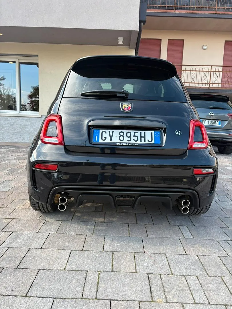 Abarth 695 2024 photo 2