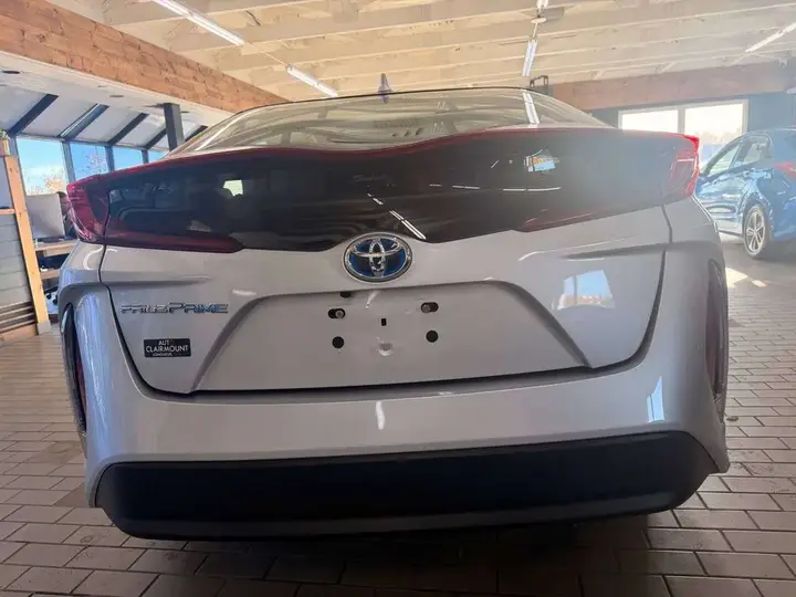 Toyota Prius Prime 2021 photo 4