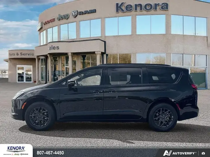 Chrysler Pacifica 2027 photo 4