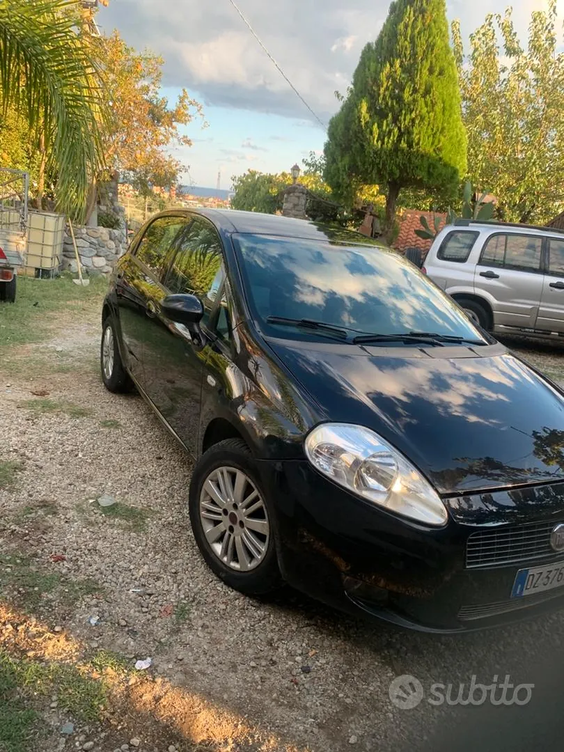Fiat Grande Punto 2010 photo 5