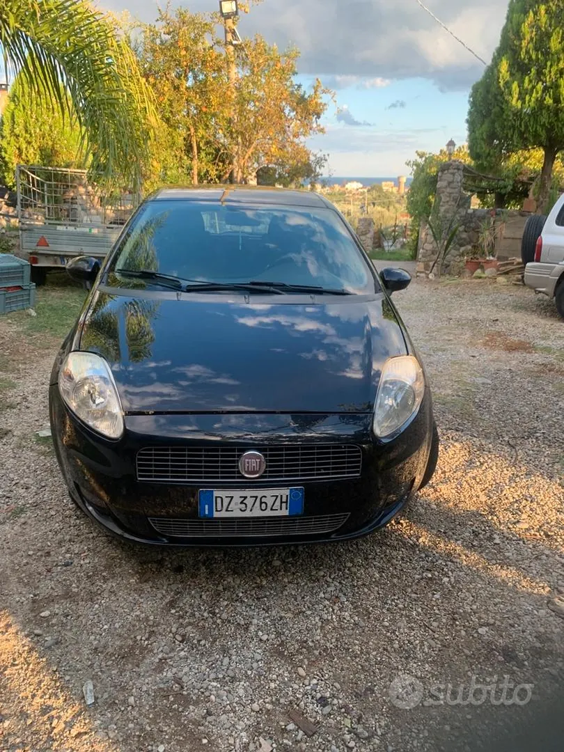 Fiat Grande Punto 2010 photo 3
