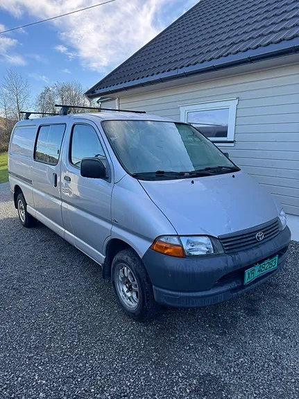 Toyota Hiace 2005 photo 4