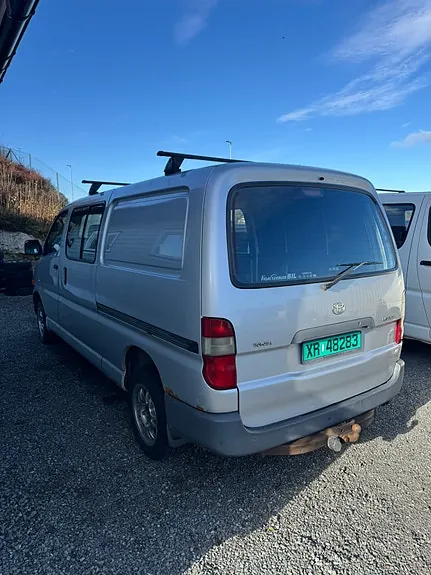 Toyota Hiace 2005 photo 2