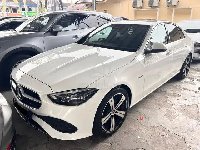 Mercedes-Benz C200