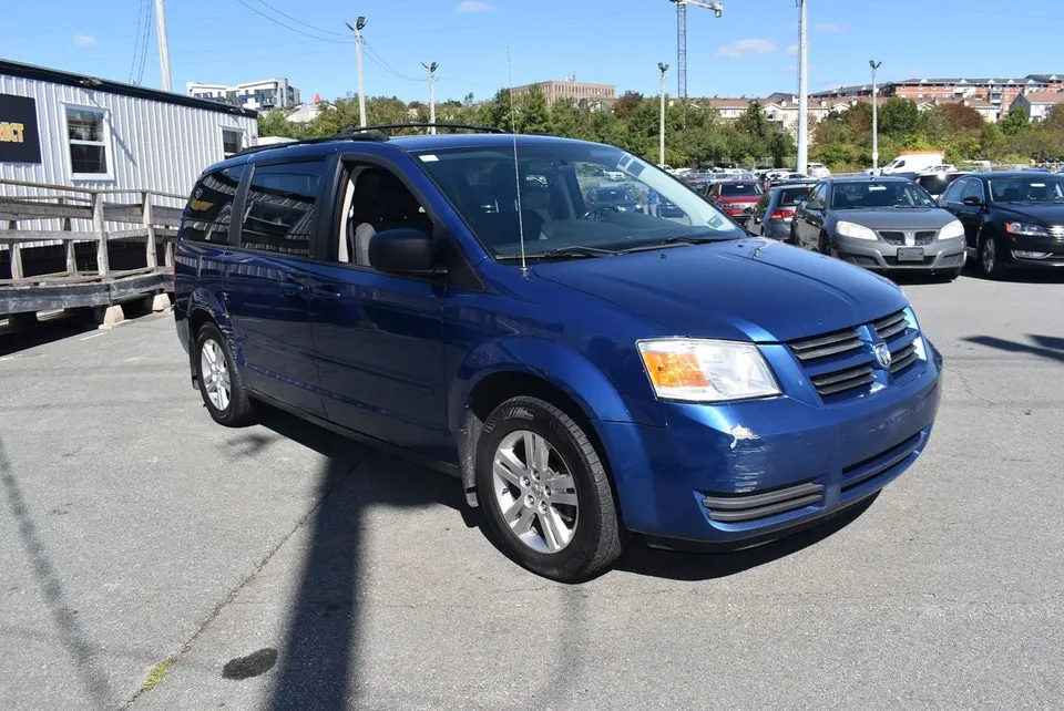 Dodge Caravan 2010 photo 5