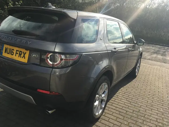 Land Rover Discovery Sport 2016 photo 2