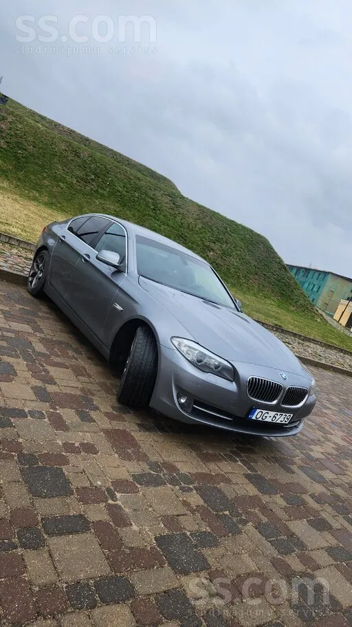 BMW 520 2010 photo 2