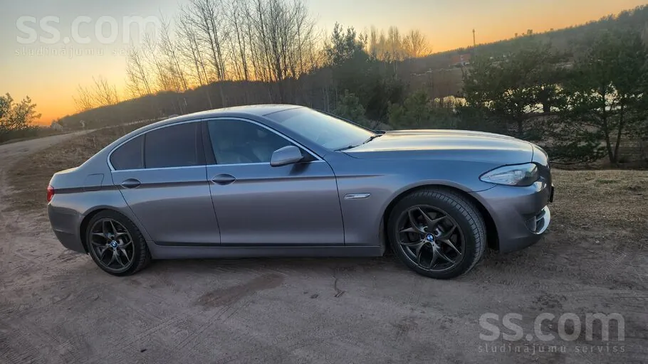 BMW 520 2010 photo 5