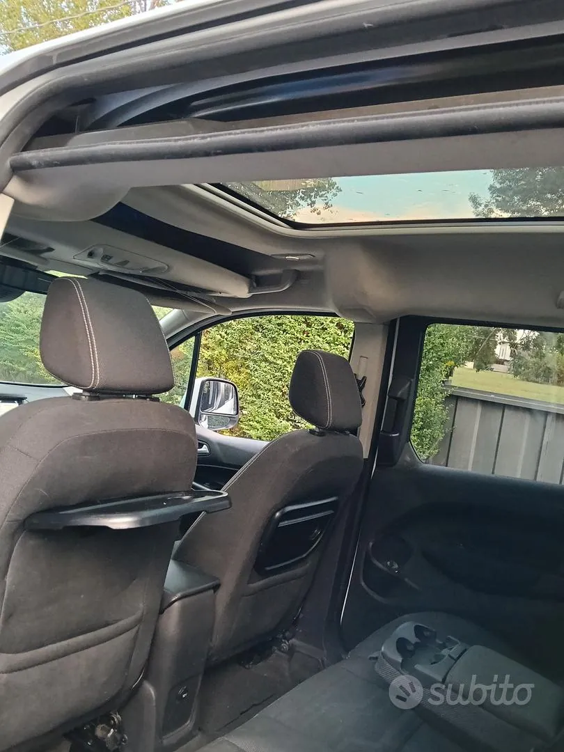 Ford Tourneo Connect 2016 photo 2