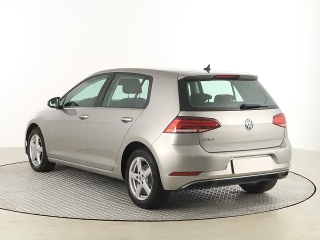 Volkswagen Golf 2019 photo 3