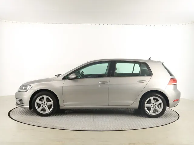 Volkswagen Golf 2019 photo 2